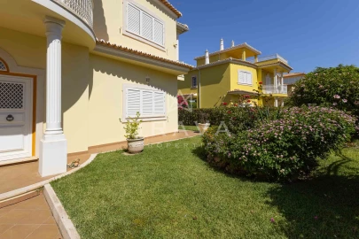 Moradia T3 para Venda em Albufeira e Olhos de Água