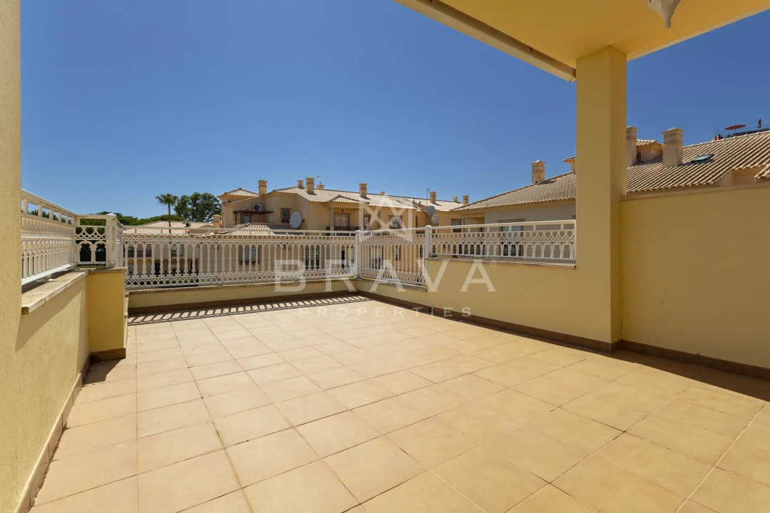 Moradia T3 para Venda em Albufeira e Olhos de Água Foto 45