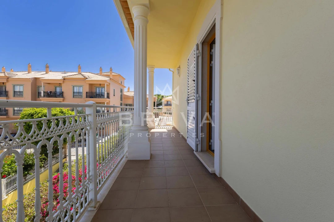 Moradia T3 para Venda em Albufeira e Olhos de Água Foto 33