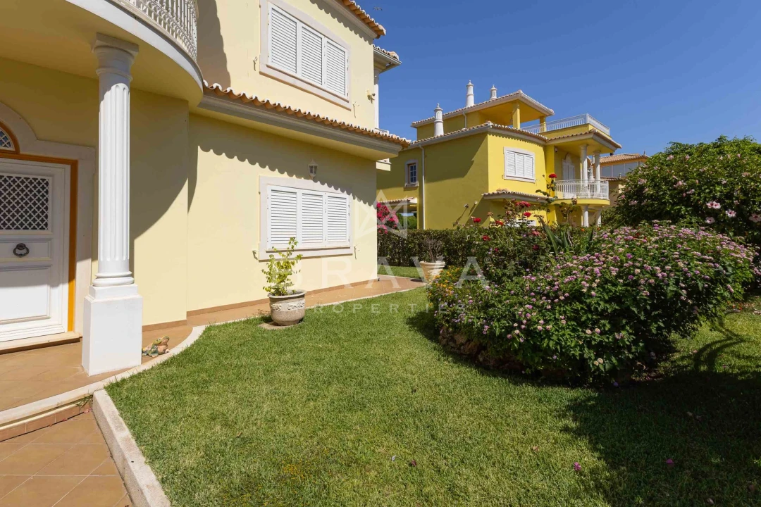 Moradia T3 para Venda em Albufeira e Olhos de Água Foto 55