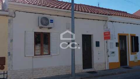 Moradia T2 para Venda em Ponte de Sor, Tramaga e Vale de Açor