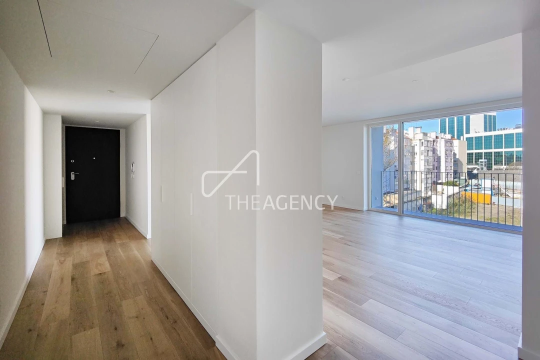 Apartamento T3 para Arrendamento em Avenidas Novas Foto 1