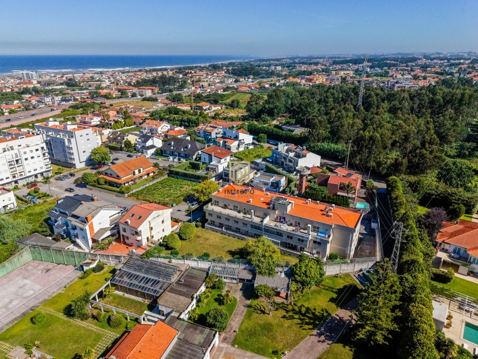 Apartamento T2 para Venda em Arcozelo Foto 27