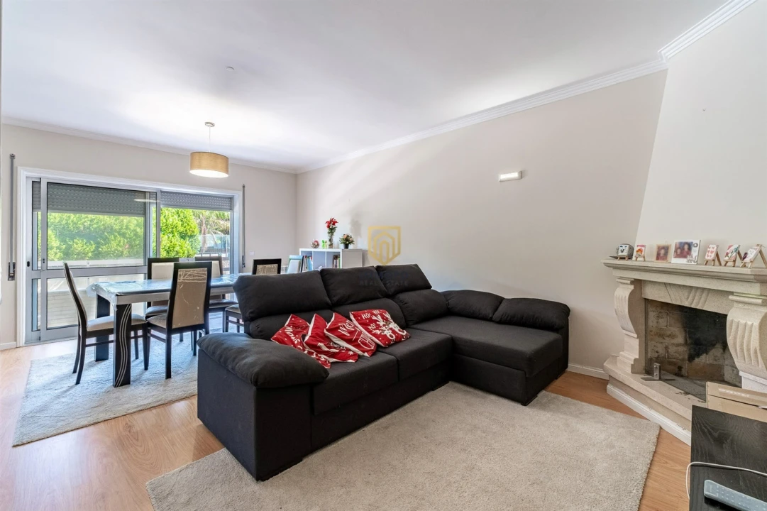 Apartamento T2 para Venda em Arcozelo Foto 1