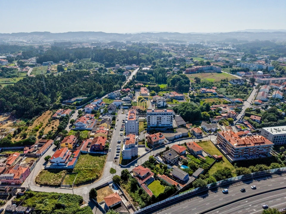 Apartamento T2 para Venda em Arcozelo Foto 29