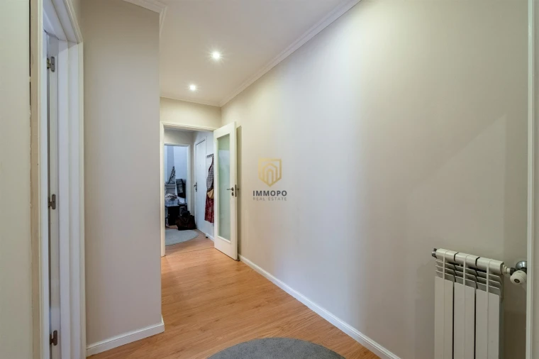Apartamento T2 para Venda em Arcozelo Foto 17