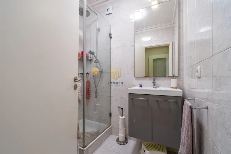 Apartamento T2 para Venda em Arcozelo Foto 19