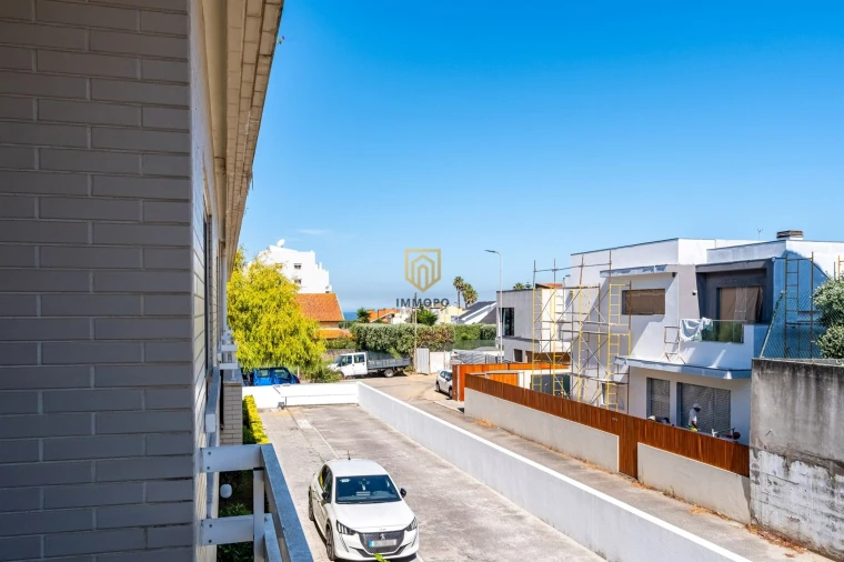 Apartamento T2 para Venda em Arcozelo Foto 3