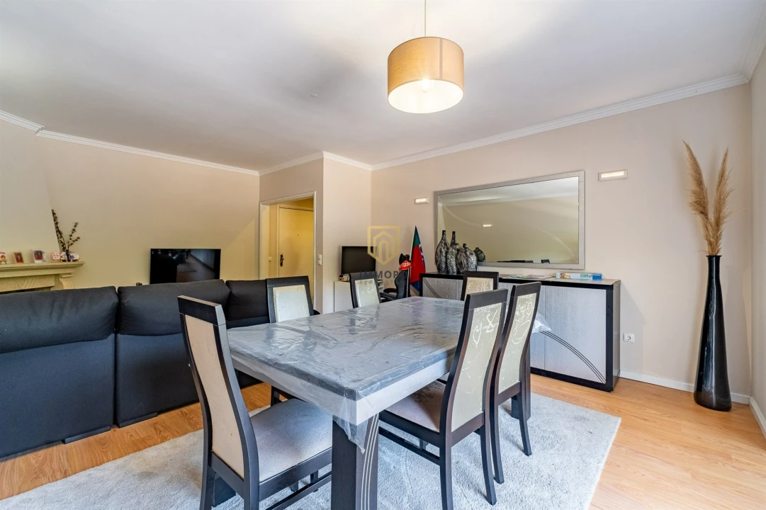 Apartamento T2 para Venda em Arcozelo Foto 8