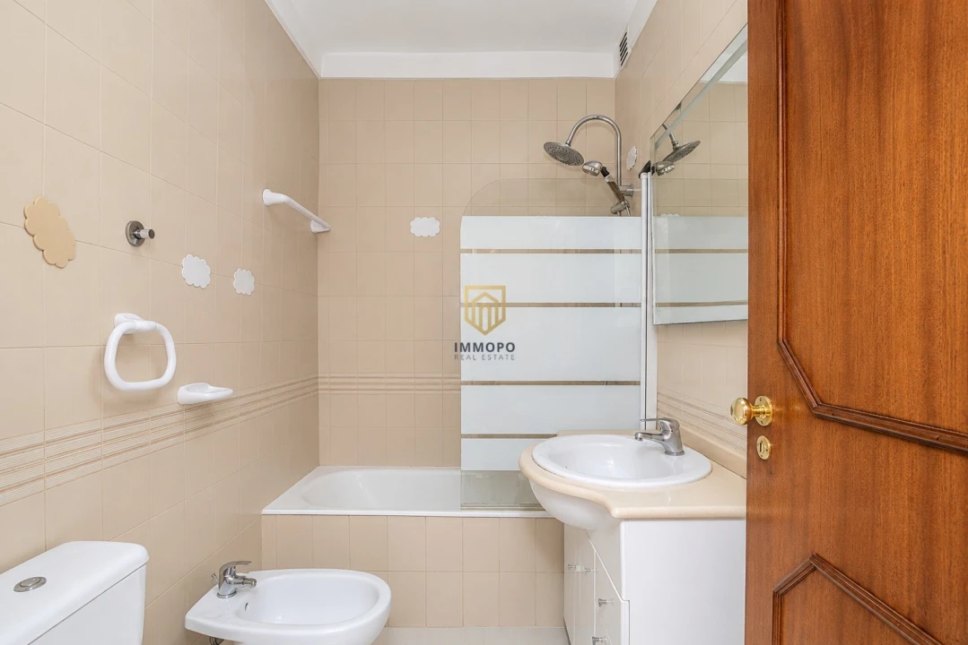 Apartamento T3 para Venda em Rio Tinto Foto 17
