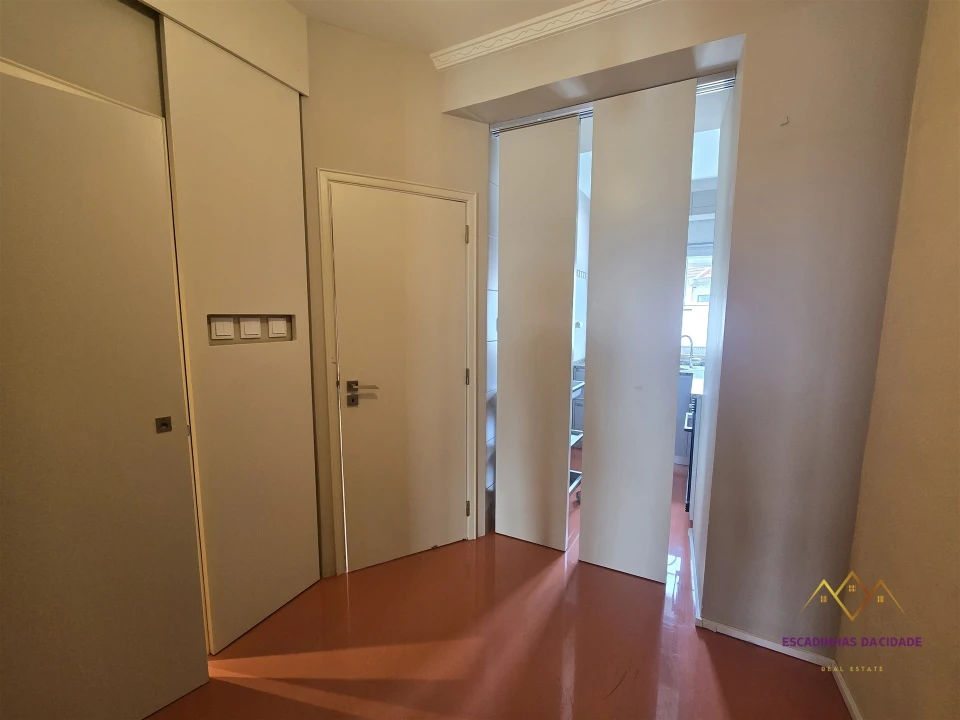 Apartamento T1 para Arrendamento em Misericórdia Foto 14