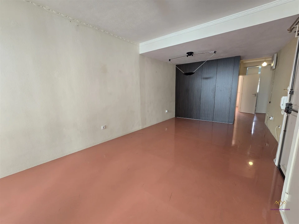 Apartamento T1 para Arrendamento em Misericórdia Foto 19