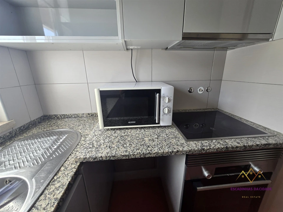 Apartamento T1 para Arrendamento em Misericórdia Foto 12