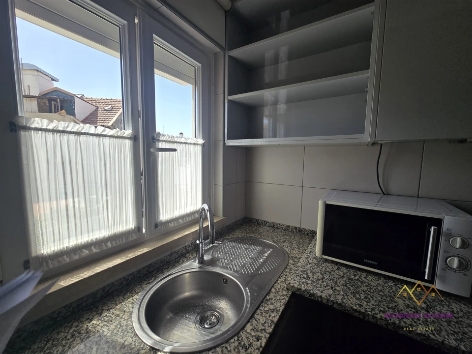 Apartamento T1 para Arrendamento em Misericórdia Foto 11