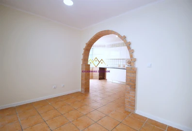 Apartamento T2 para Venda em Algueirão-Mem Martins