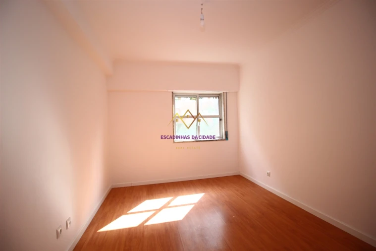 Apartamento T2 para Venda em Algueirão-Mem Martins Foto 6