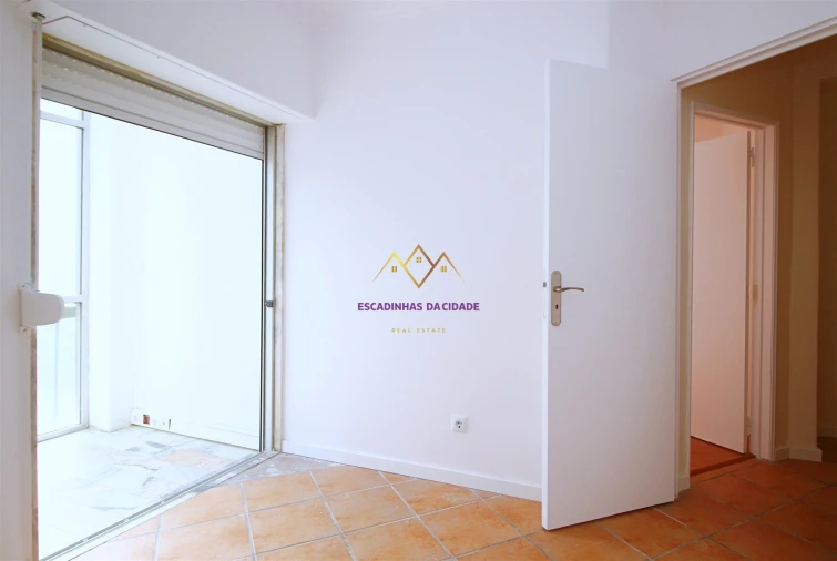 Apartamento T2 para Venda em Algueirão-Mem Martins Foto 4