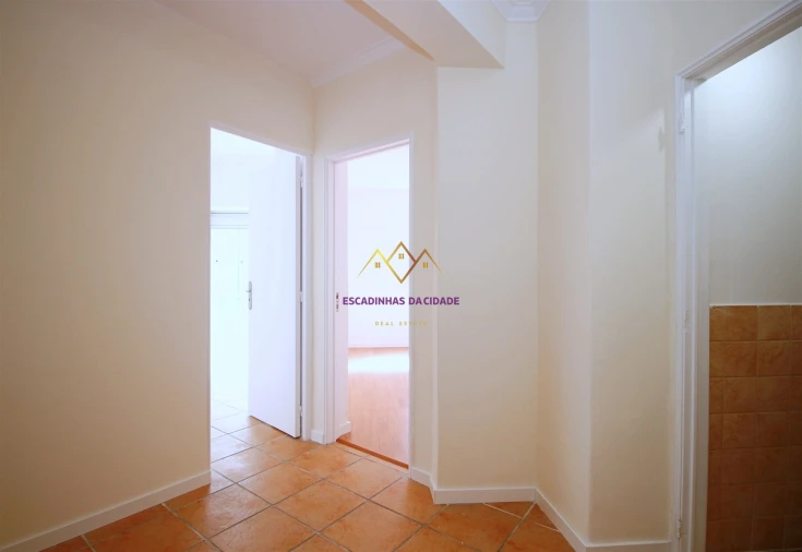Apartamento T2 para Venda em Algueirão-Mem Martins Foto 14