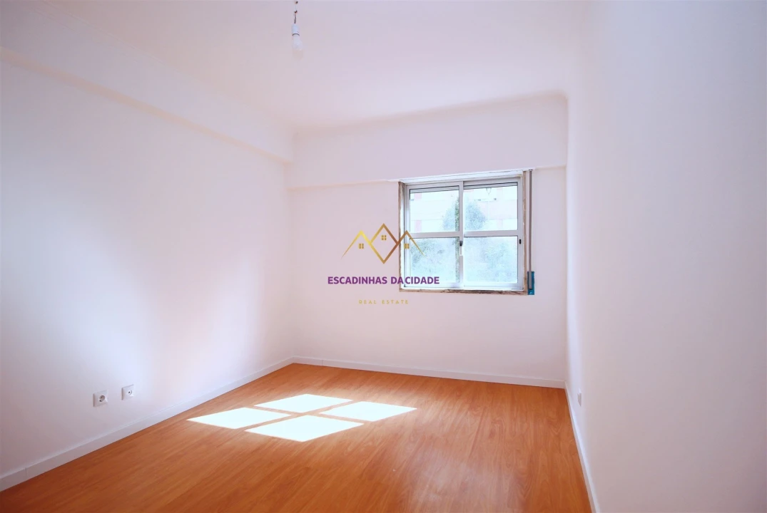 Apartamento T2 para Venda em Algueirão-Mem Martins Foto 7