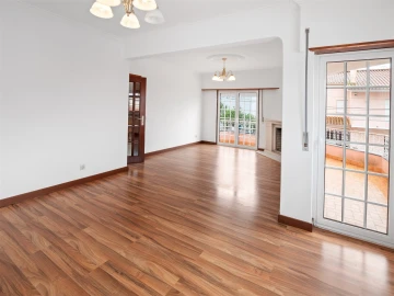 Moradia T4 para Venda em Alcabideche