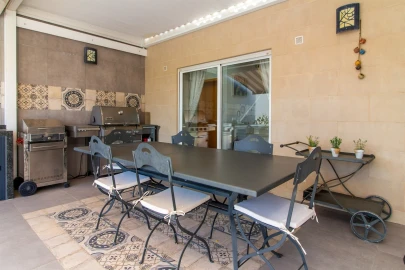 Moradia T4 para Venda em Albufeira e Olhos de Água
