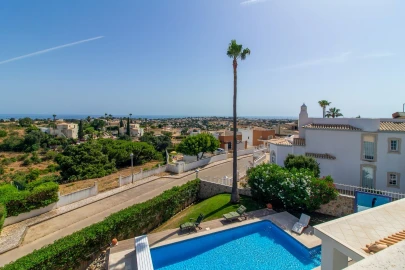 Moradia T4 para Venda em Albufeira e Olhos de Água