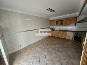 Moradia T4 para Venda em Almodôvar e Graça dos Padrões