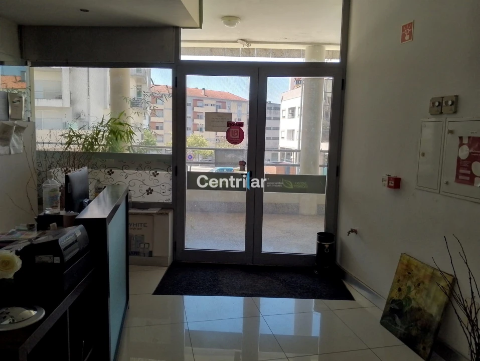 Loja para Venda em Barreiros e Cepões Foto 1