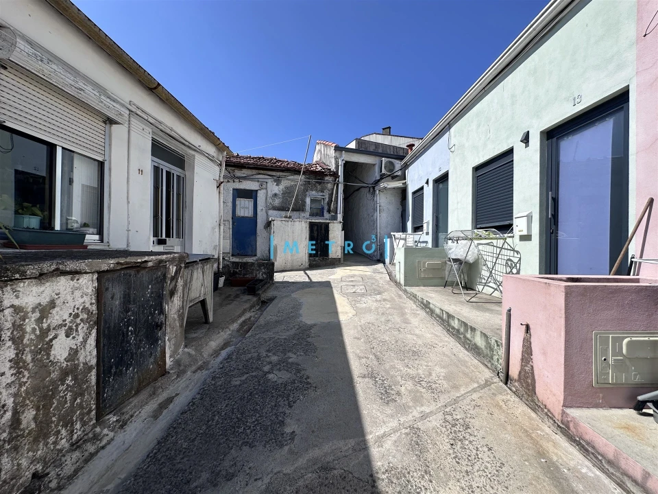 Moradia T0 para Venda em Campanhã Foto 1