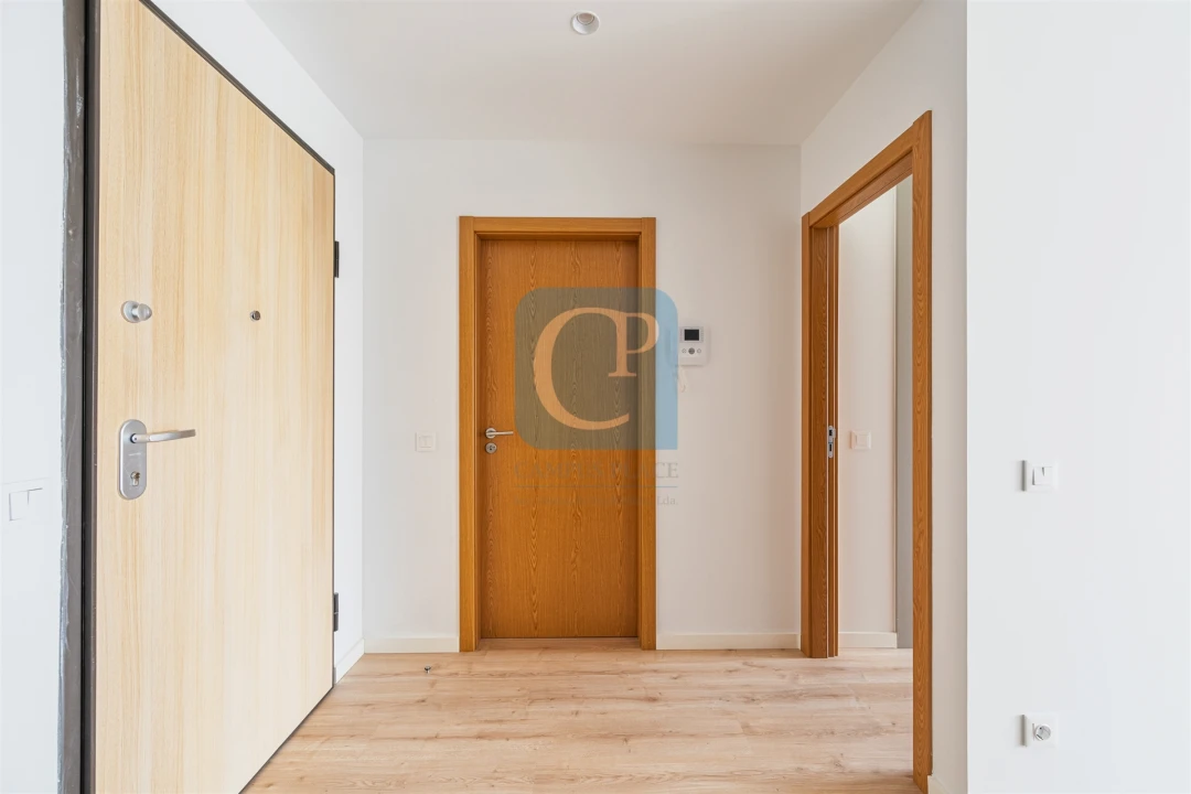 Apartamento T1 para Arrendamento em Paranhos Foto 8
