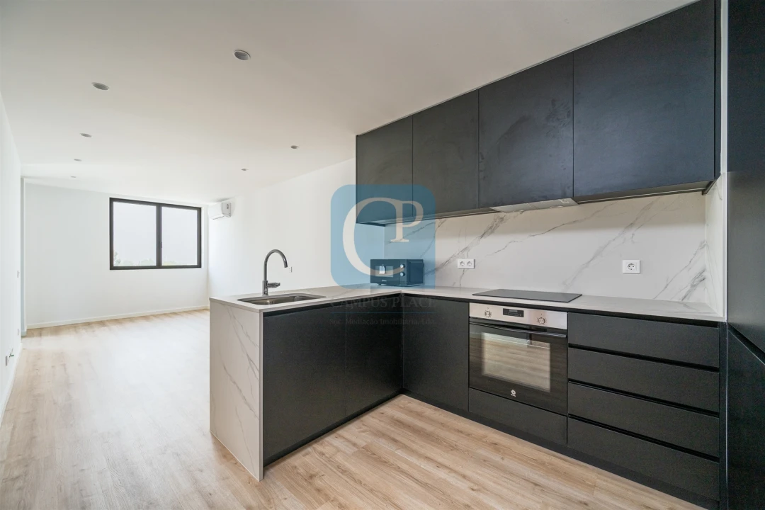 Apartamento T1 para Arrendamento em Paranhos Foto 2