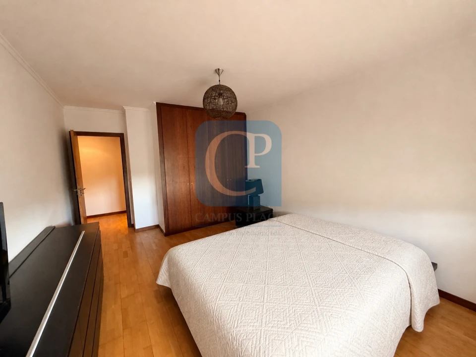 Apartamento T1 para Venda em Paranhos Foto 4