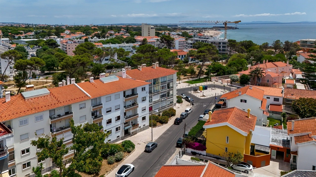 Apartamento T3 para Venda em Carcavelos e Parede Foto 1