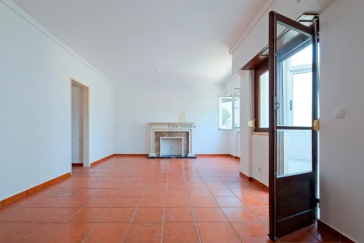 Apartamento T3 para Venda em Carcavelos e Parede