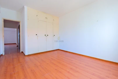 Apartamento T3 para Venda em Carcavelos e Parede