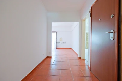 Apartamento T3 para Venda em Carcavelos e Parede
