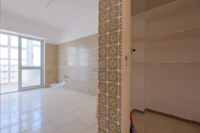 Apartamento T3 para Venda em Carcavelos e Parede