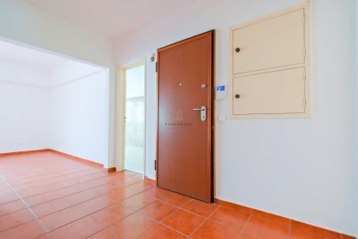 Apartamento T3 para Venda em Carcavelos e Parede