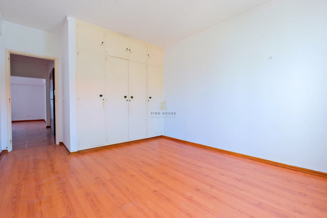 Apartamento T3 para Venda em Carcavelos e Parede Foto 20