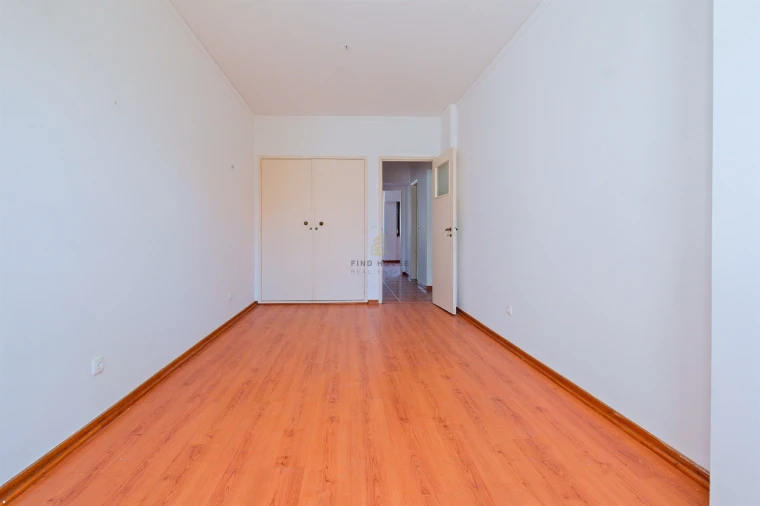 Apartamento T3 para Venda em Carcavelos e Parede Foto 14
