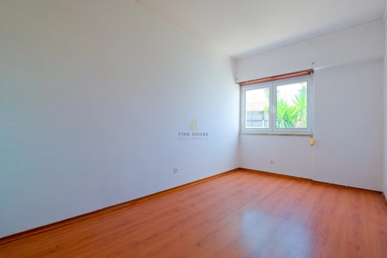 Apartamento T3 para Venda em Carcavelos e Parede Foto 18