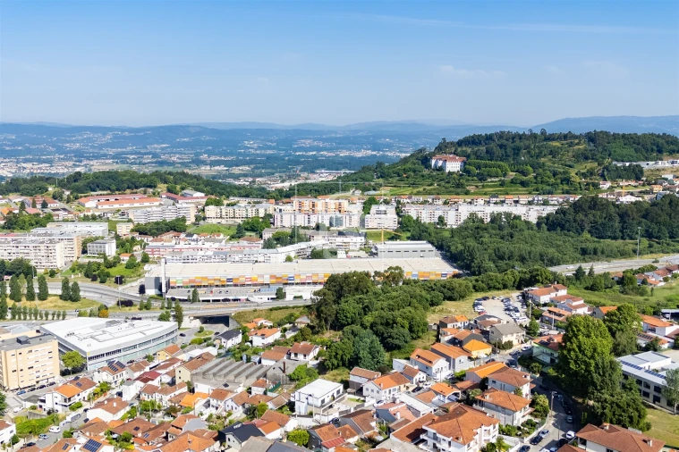 Moradia T3 para Venda em São Vitor (Braga) Foto 2