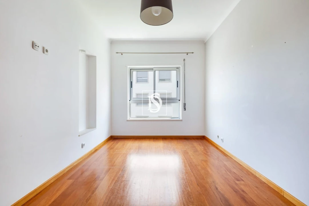 Apartamento T4 para Venda em Corroios Foto 13