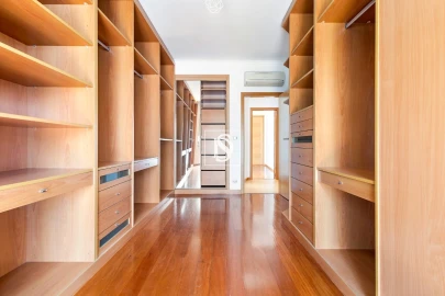 Apartamento T4 para Venda em Corroios