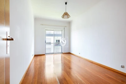 Apartamento T4 para Venda em Corroios