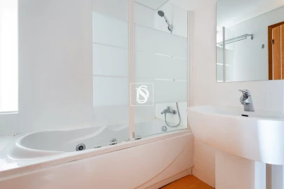 Apartamento T4 para Venda em Corroios