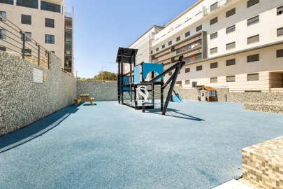 Apartamento T4 para Venda em Corroios