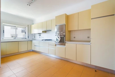 Apartamento T4 para Venda em Corroios