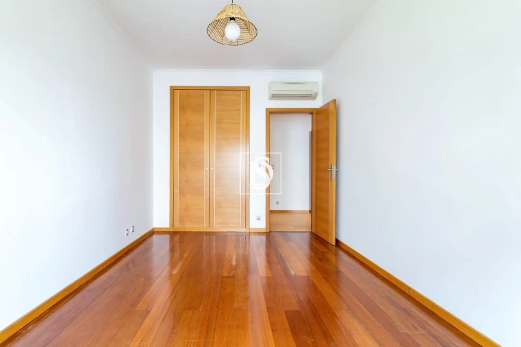 Apartamento T4 para Venda em Corroios Foto 16