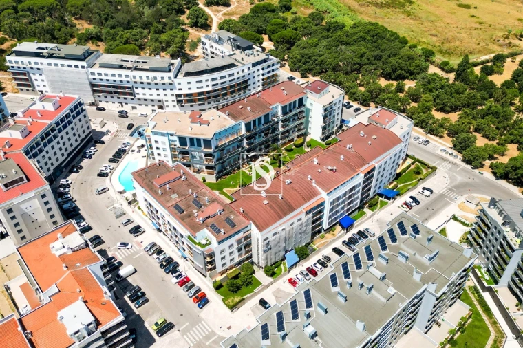 Apartamento T4 para Venda em Corroios Foto 33